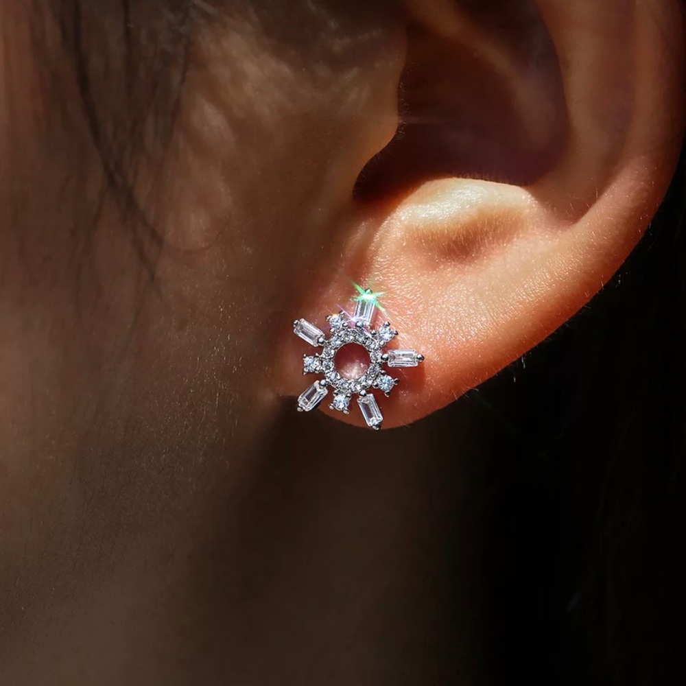 ✨Silver Star Studs✨ - Picture 5 of 7